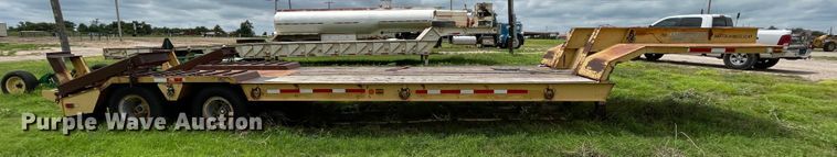 image for item DJ5218 1981 Hyster  drop deck equipment trailer