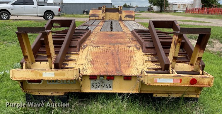image for item DJ5218 1981 Hyster  drop deck equipment trailer