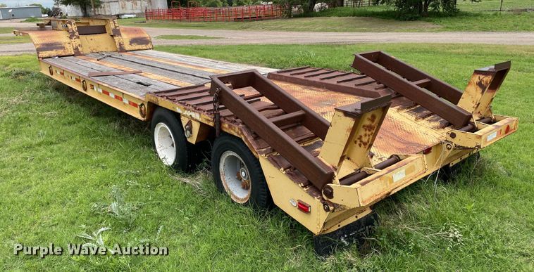 image for item DJ5218 1981 Hyster  drop deck equipment trailer