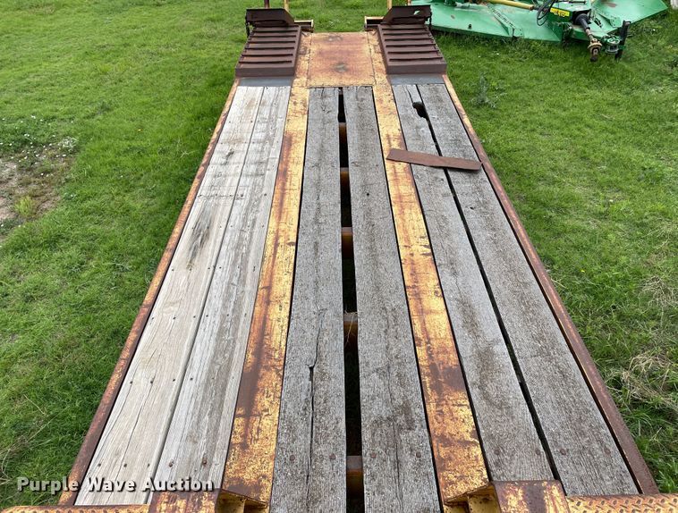 image for item DJ5218 1981 Hyster  drop deck equipment trailer