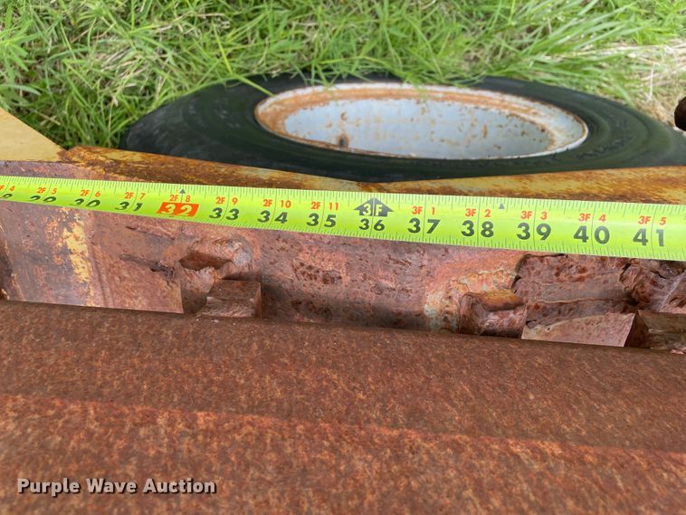 image for item DJ5218 1981 Hyster  drop deck equipment trailer