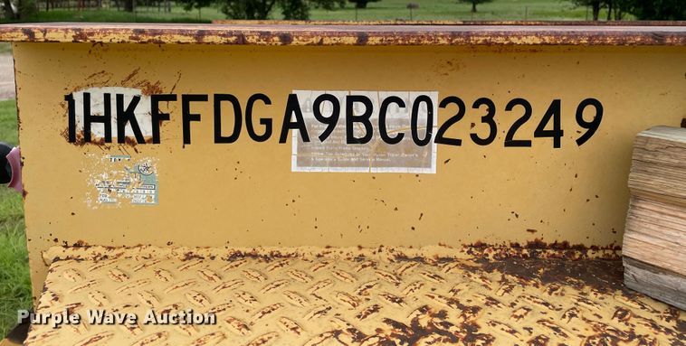 image for item DJ5218 1981 Hyster  drop deck equipment trailer