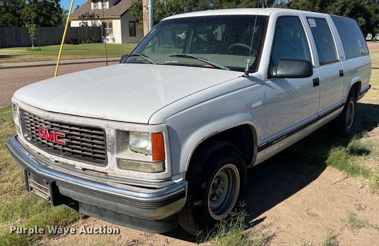 image for item DJ7708 1999 GMC Suburban 1500  SUV