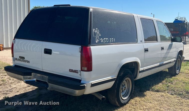 image for item DJ7708 1999 GMC Suburban 1500  SUV
