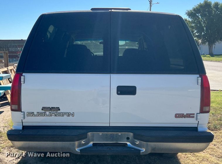 image for item DJ7708 1999 GMC Suburban 1500  SUV