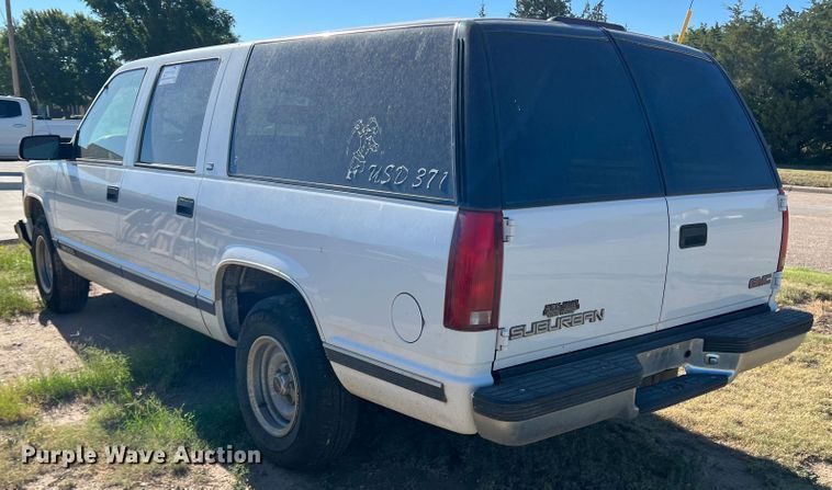 image for item DJ7708 1999 GMC Suburban 1500  SUV