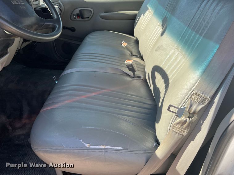 image for item DJ7708 1999 GMC Suburban 1500  SUV