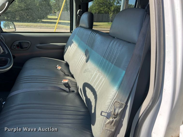 image for item DJ7708 1999 GMC Suburban 1500  SUV
