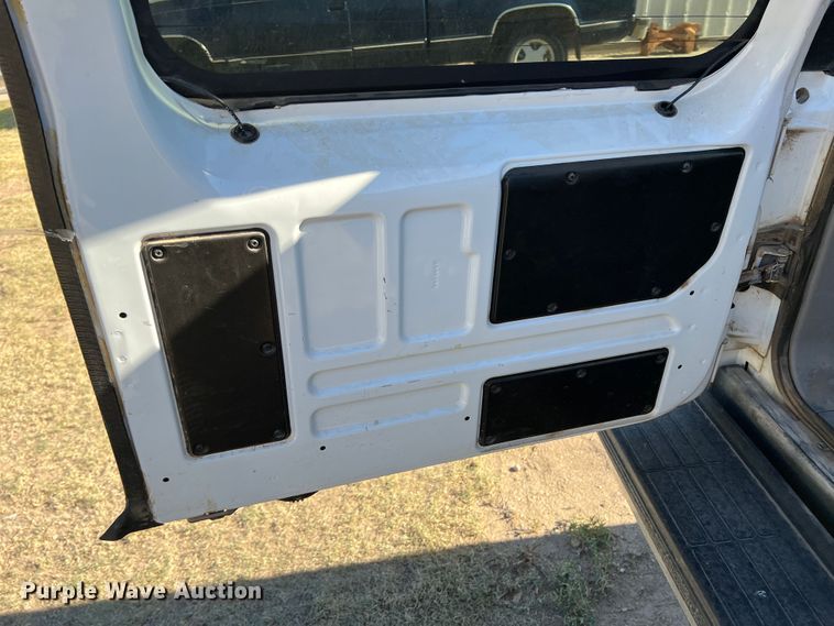image for item DJ7708 1999 GMC Suburban 1500  SUV