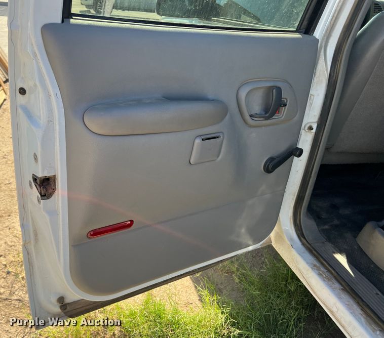 image for item DJ7708 1999 GMC Suburban 1500  SUV