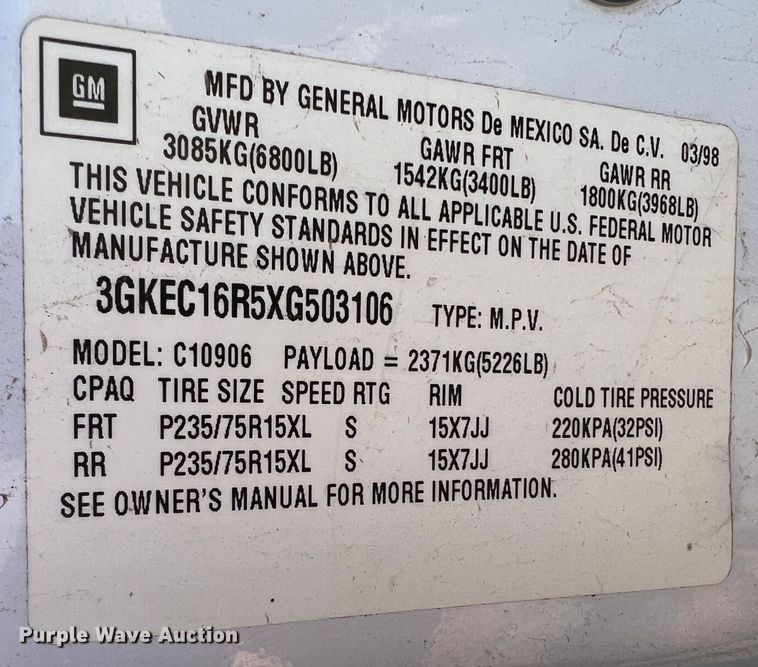 image for item DJ7708 1999 GMC Suburban 1500  SUV