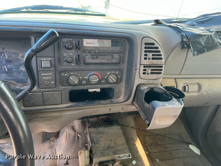 image for item DJ7709 1998 Chevrolet C1500  Ext. Cab pickup truck
