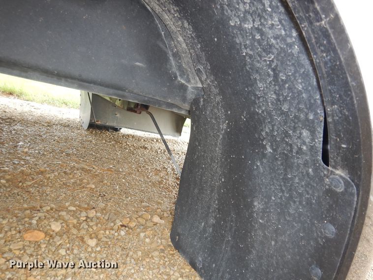 image for item DN1676 2011 Ford F350  pickup truck bed