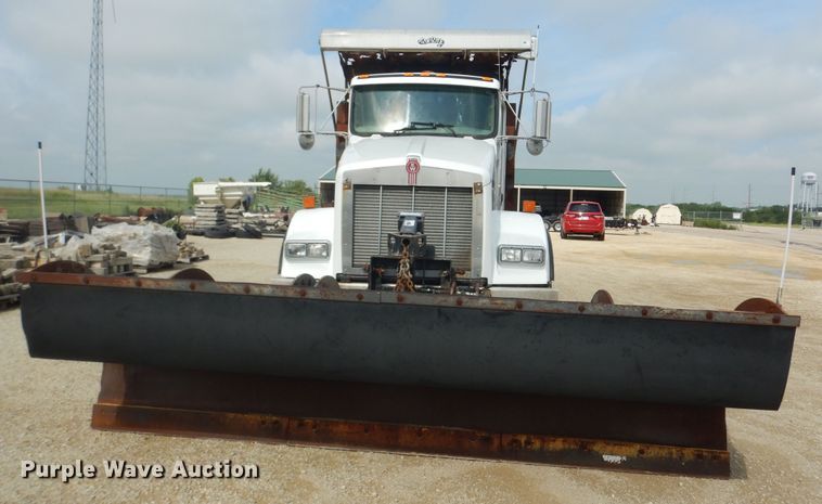 image for item DN1678 2010 Kenworth T800  dump truck