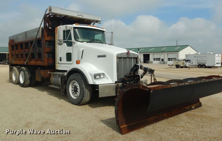 image for item DN1678 2010 Kenworth T800  dump truck