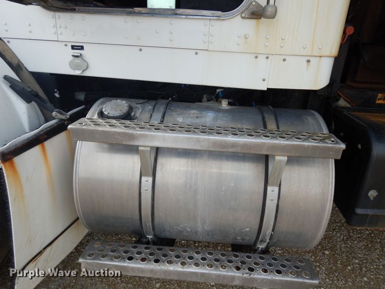 image for item DN1678 2010 Kenworth T800  dump truck