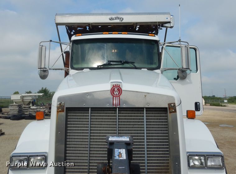 image for item DN1678 2010 Kenworth T800  dump truck