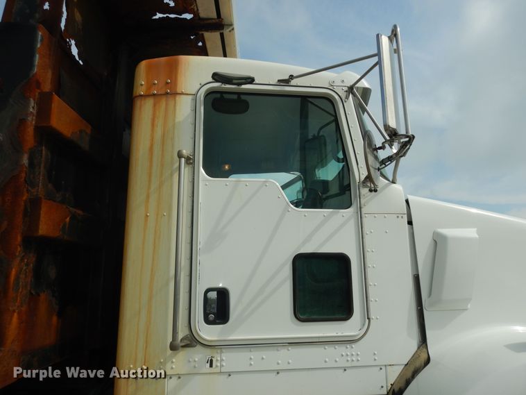 image for item DN1678 2010 Kenworth T800  dump truck