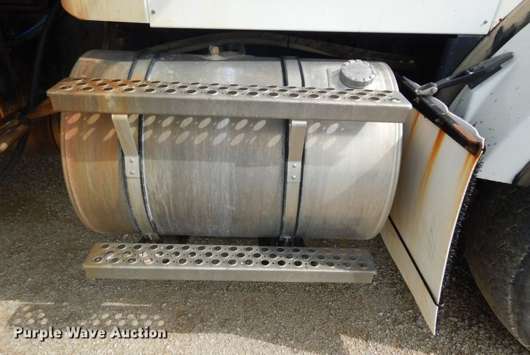 image for item DN1678 2010 Kenworth T800  dump truck