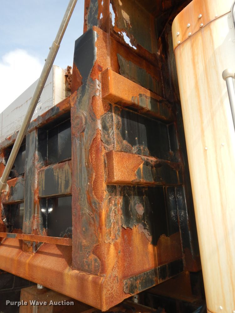 image for item DN1678 2010 Kenworth T800  dump truck