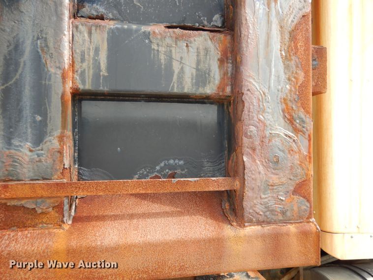 image for item DN1678 2010 Kenworth T800  dump truck