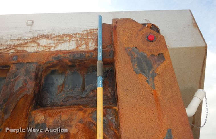 image for item DN1678 2010 Kenworth T800  dump truck