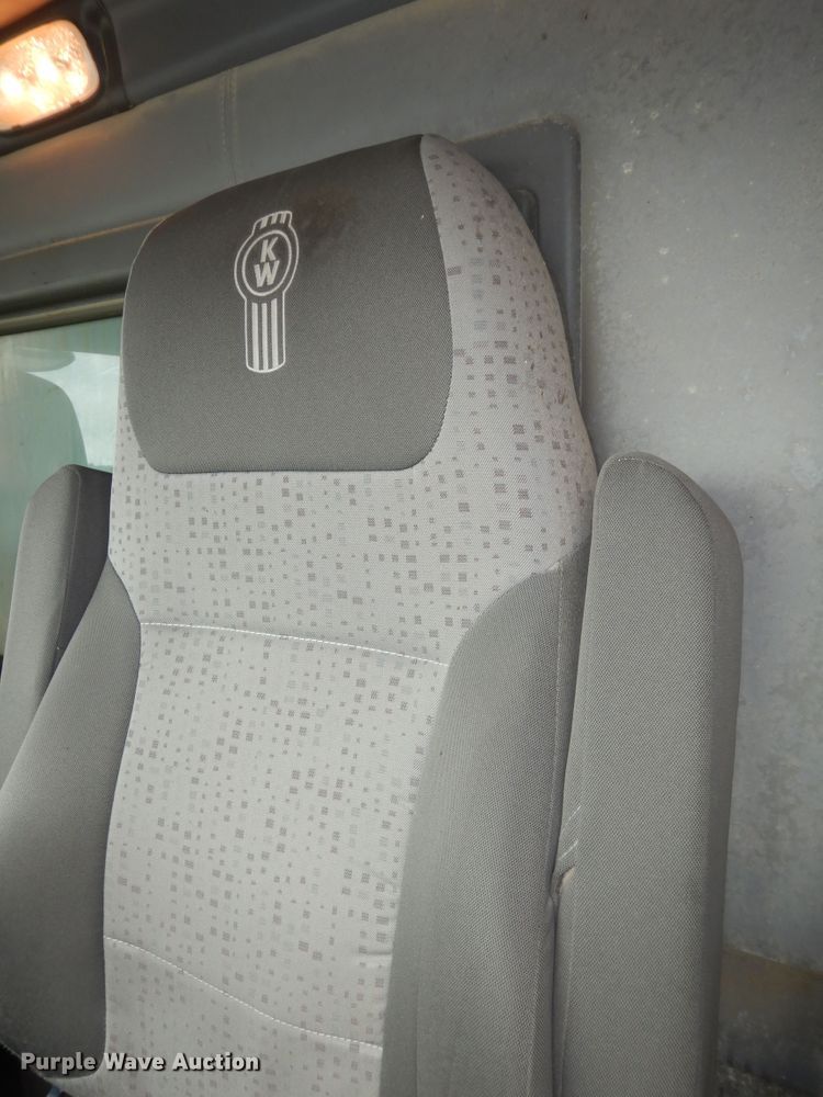 image for item DN1678 2010 Kenworth T800  dump truck