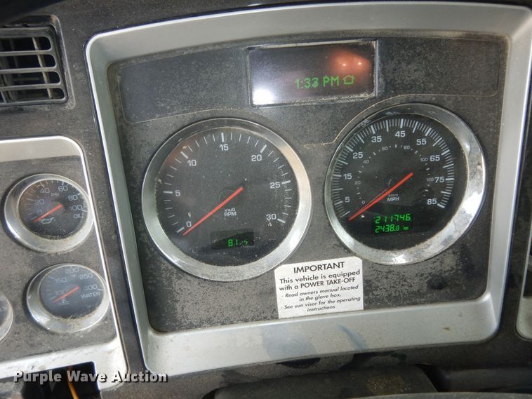 image for item DN1678 2010 Kenworth T800  dump truck