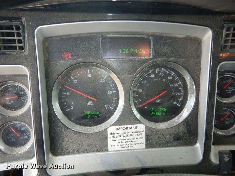 image for item DN1678 2010 Kenworth T800  dump truck