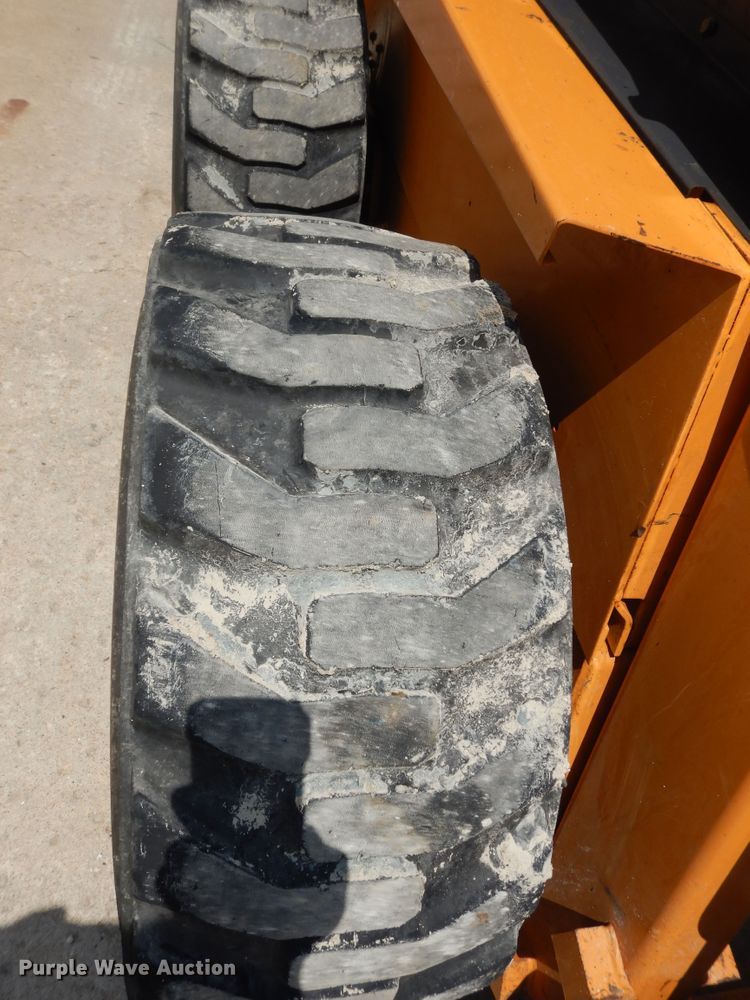 image for item DN1729 2001 Case 1845C  skid steer loader