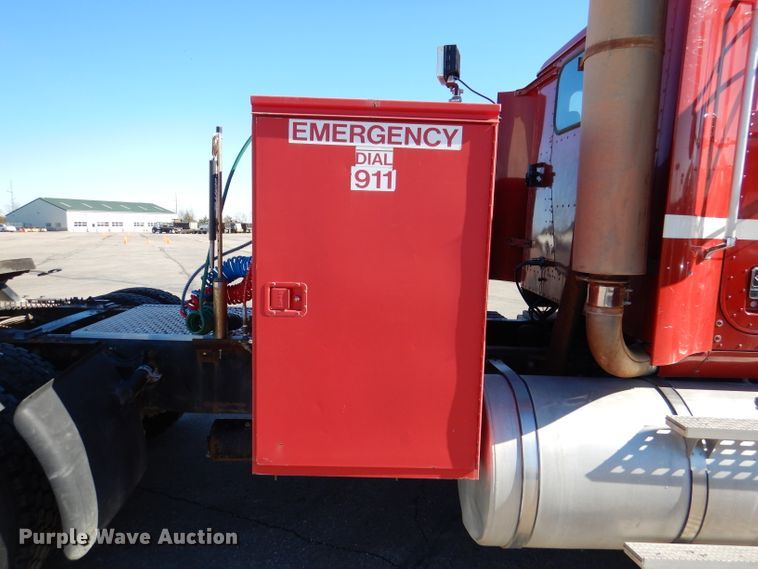 image for item DN5374 1994 International 9400  semi truck