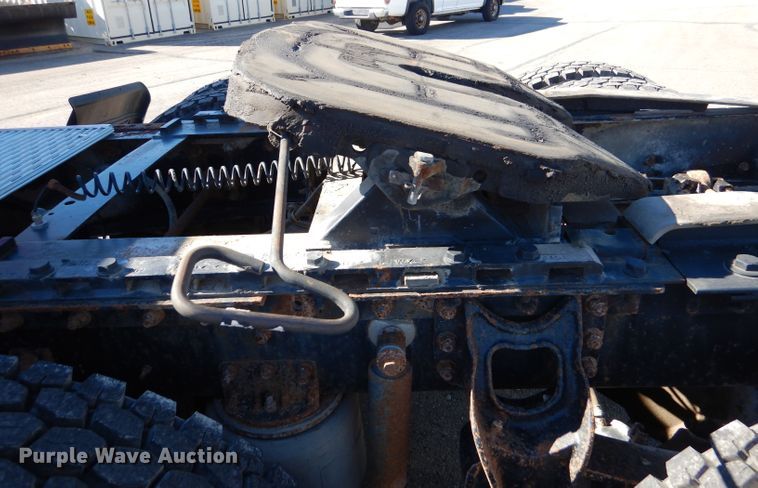 image for item DN5374 1994 International 9400  semi truck