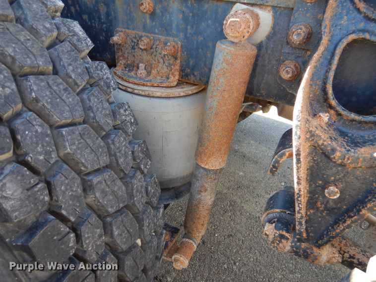 image for item DN5374 1994 International 9400  semi truck