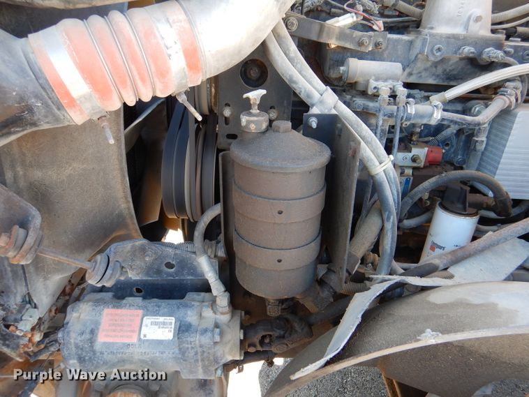 image for item DN5374 1994 International 9400  semi truck