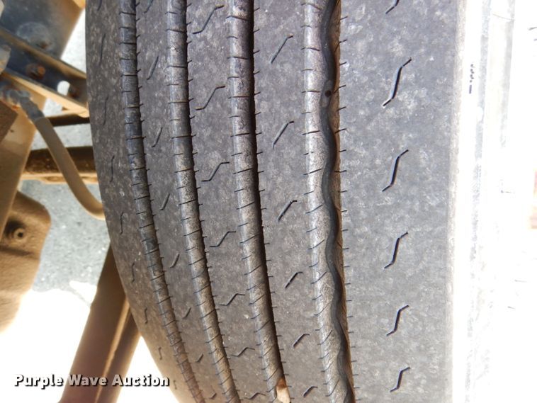 image for item DN5374 1994 International 9400  semi truck