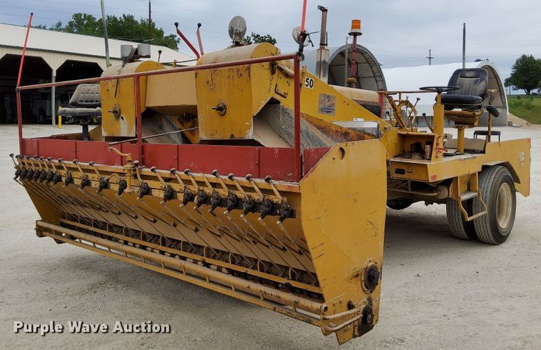 image for item DN6834 1969 Etnyre  chip spreader