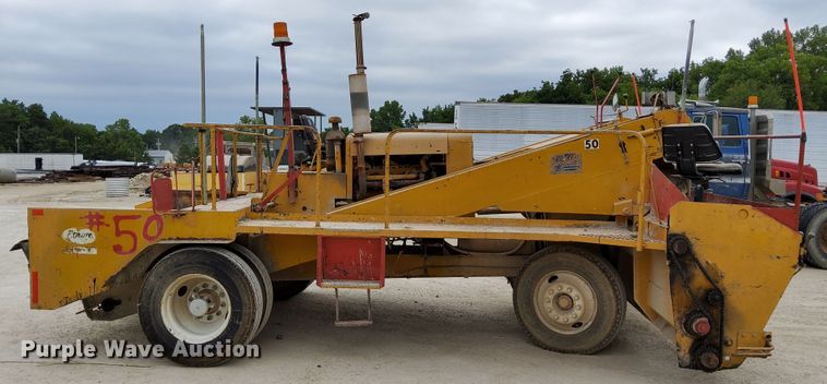 image for item DN6834 1969 Etnyre  chip spreader