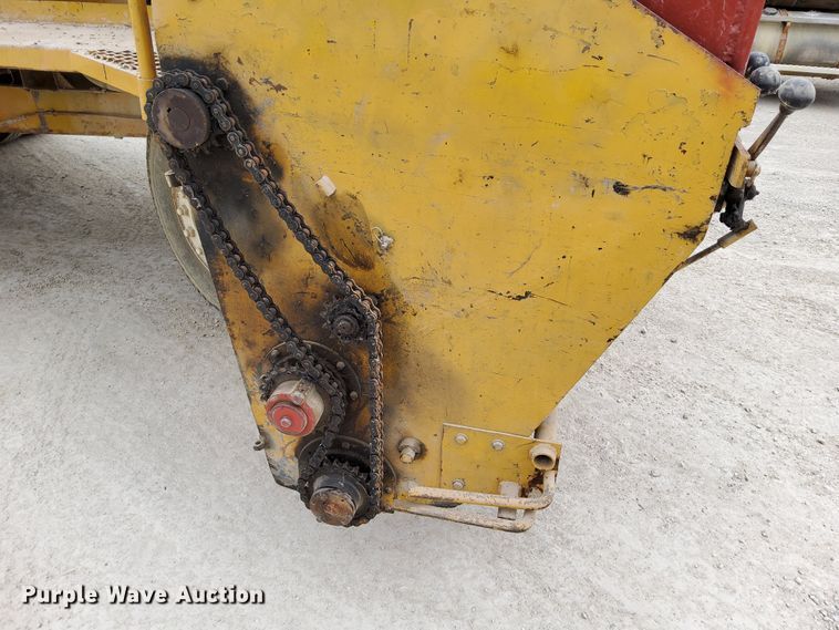 image for item DN6834 1969 Etnyre  chip spreader