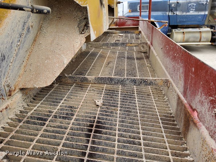 image for item DN6834 1969 Etnyre  chip spreader