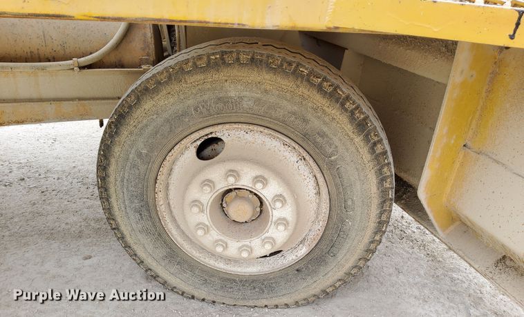 image for item DN6834 1969 Etnyre  chip spreader