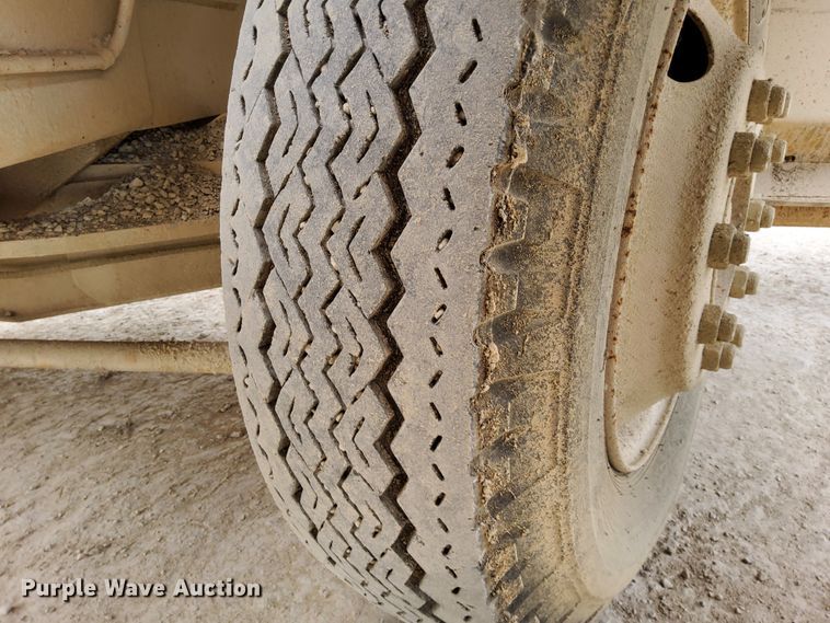 image for item DN6834 1969 Etnyre  chip spreader