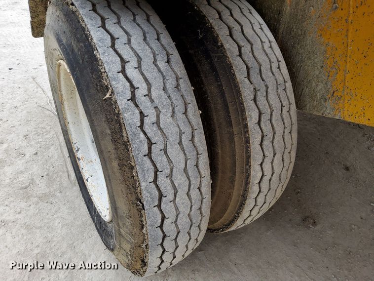 image for item DN6834 1969 Etnyre  chip spreader