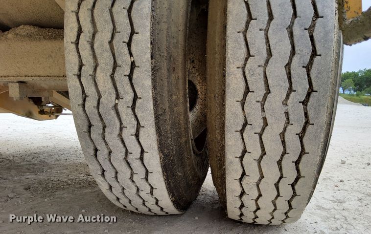 image for item DN6834 1969 Etnyre  chip spreader