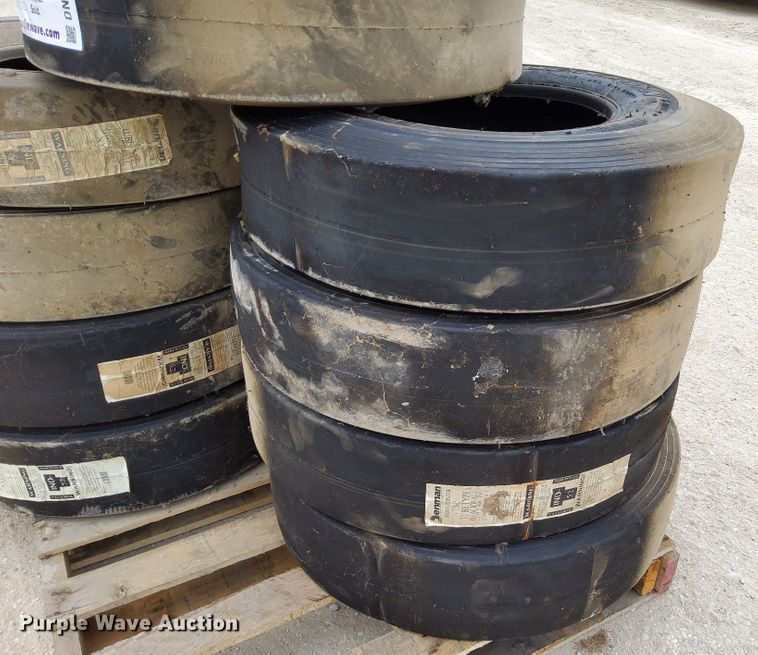 image for item DN6835 (10) tires