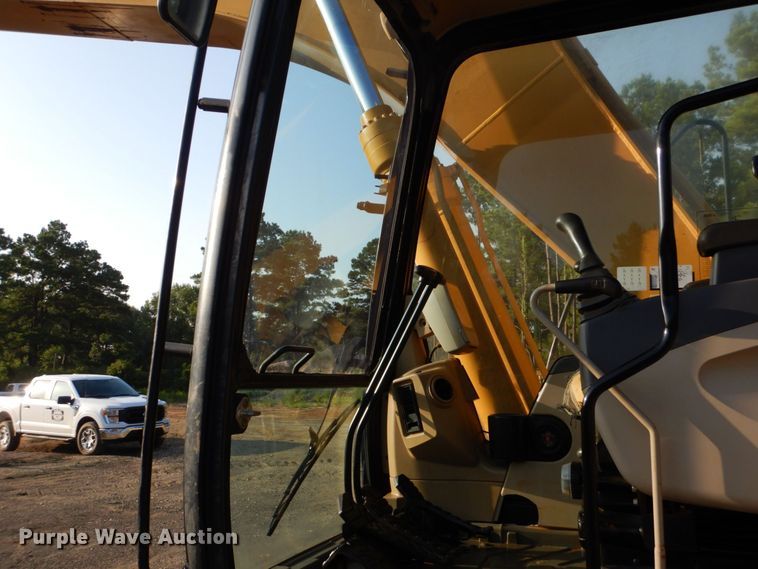 image for item DO1477 2007 Caterpillar 320CL  excavator