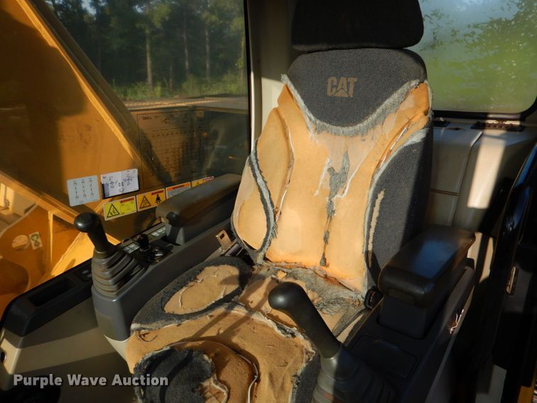 image for item DO1477 2007 Caterpillar 320CL  excavator