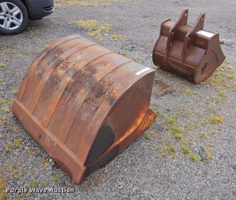 image for item DP4738 (2) backhoe buckets