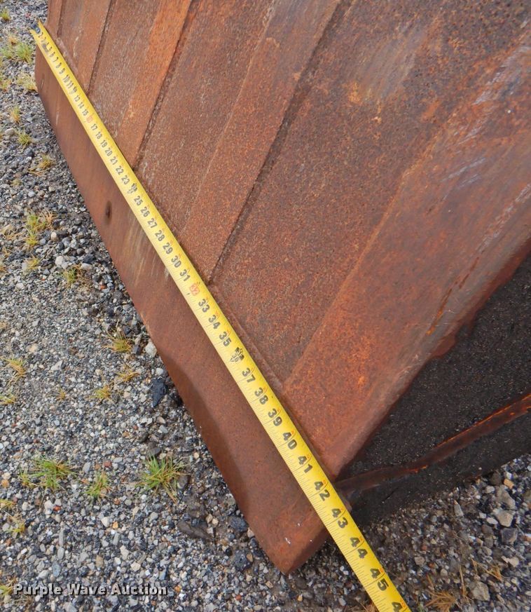 image for item DP4738 (2) backhoe buckets