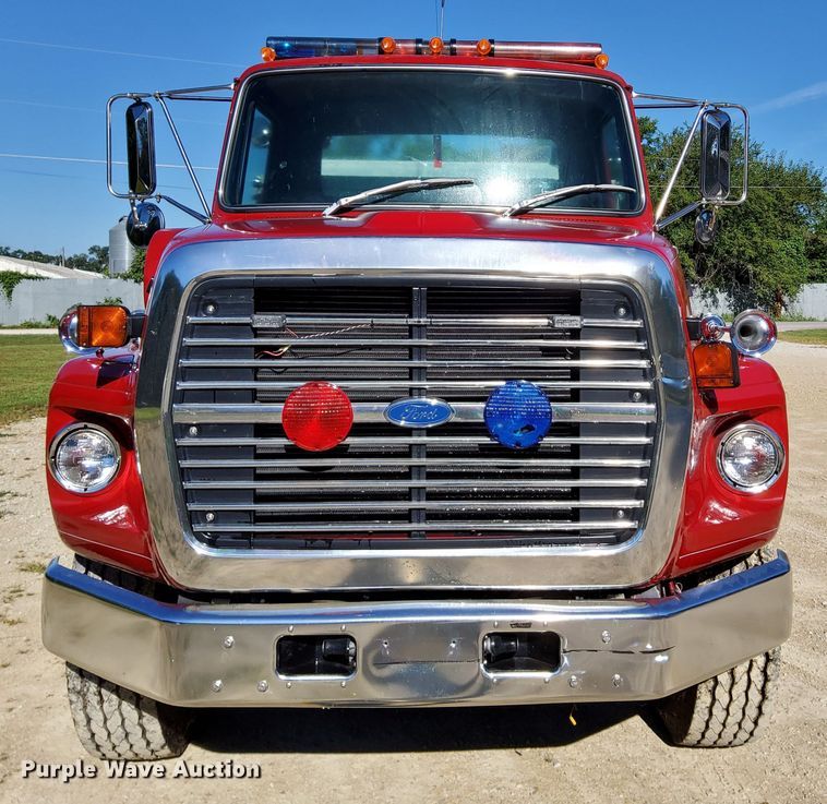 image for item DR0944 1992 Ford LS9000  tanker fire truck