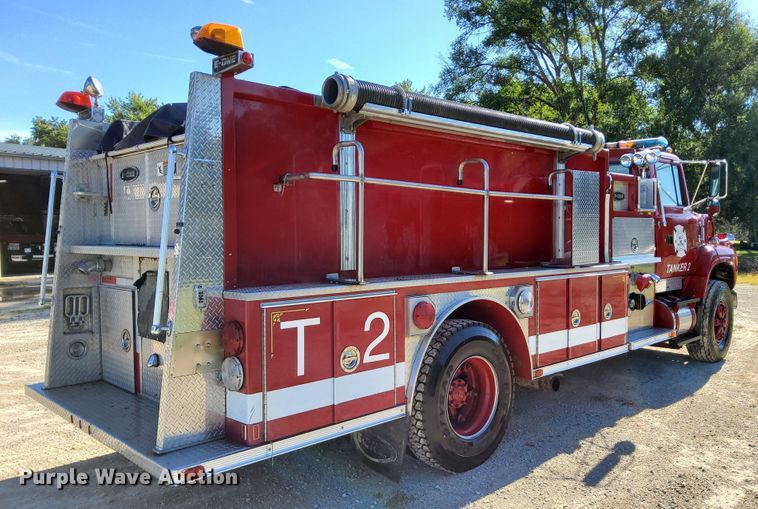 image for item DR0944 1992 Ford LS9000  tanker fire truck